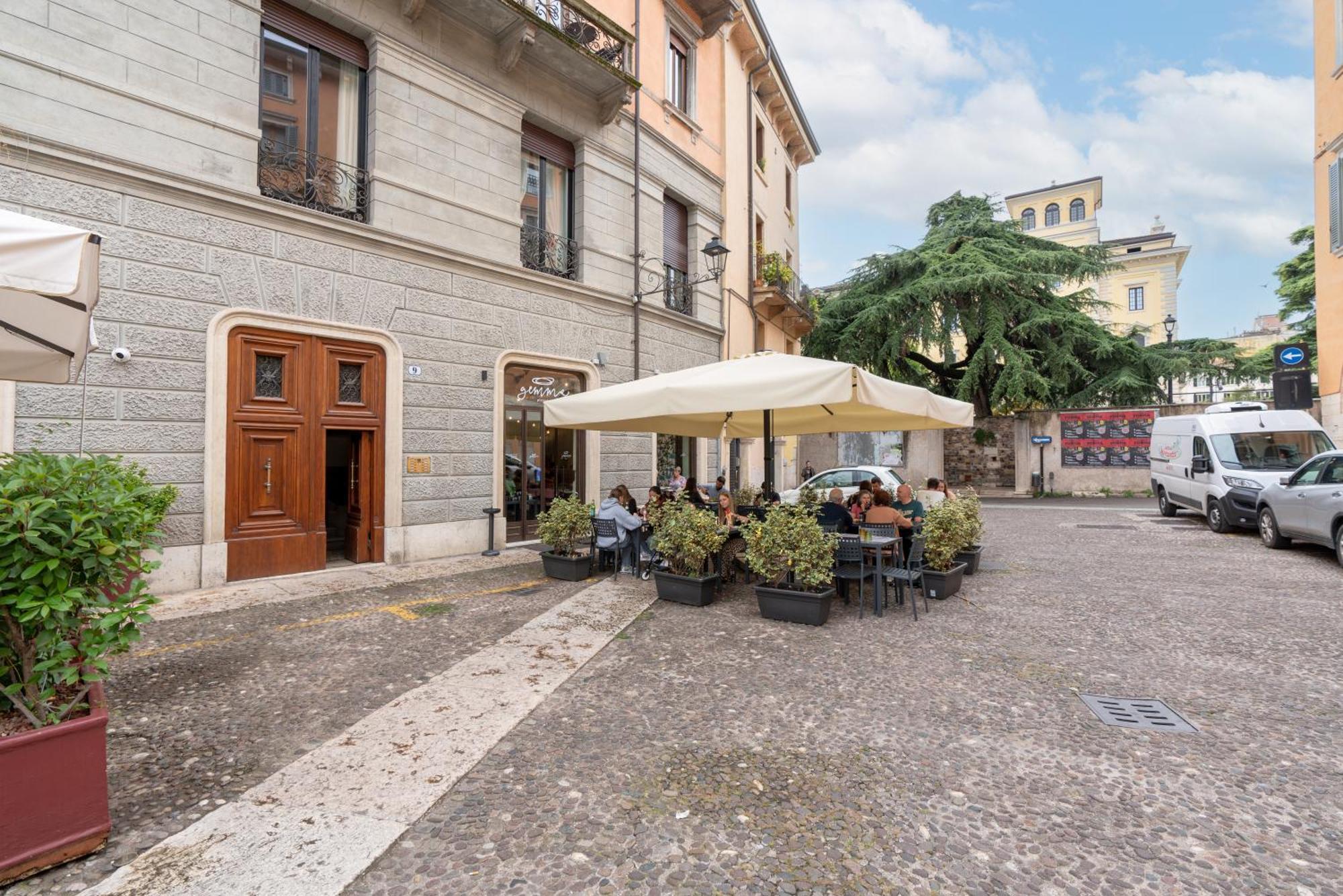 Palazzo Biasini By Postcardsfrom Hotel Verona Exterior foto